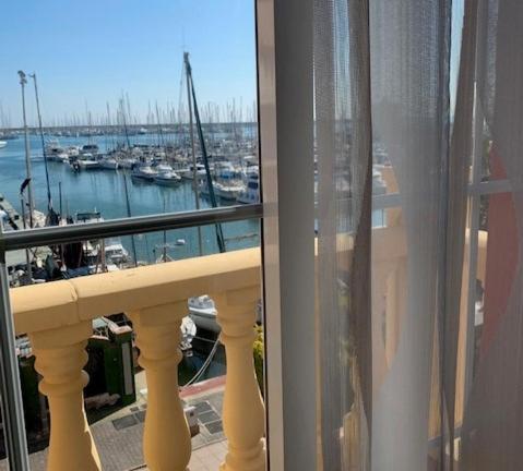 Apartamento Marina Port Sea View Торевьиа Экстерьер фото