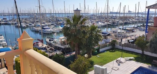 Apartamento Marina Port Sea View Торевьиа Экстерьер фото
