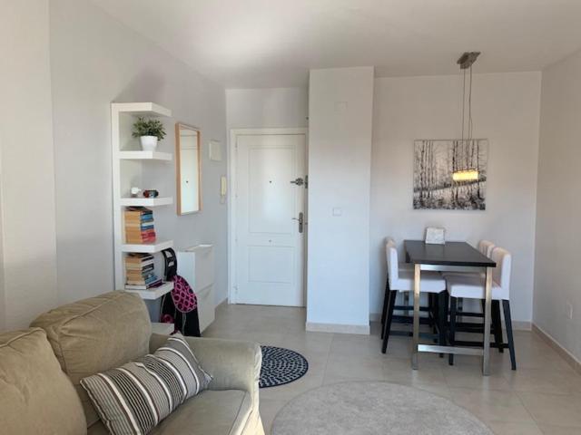 Apartamento Marina Port Sea View Торевьиа Экстерьер фото